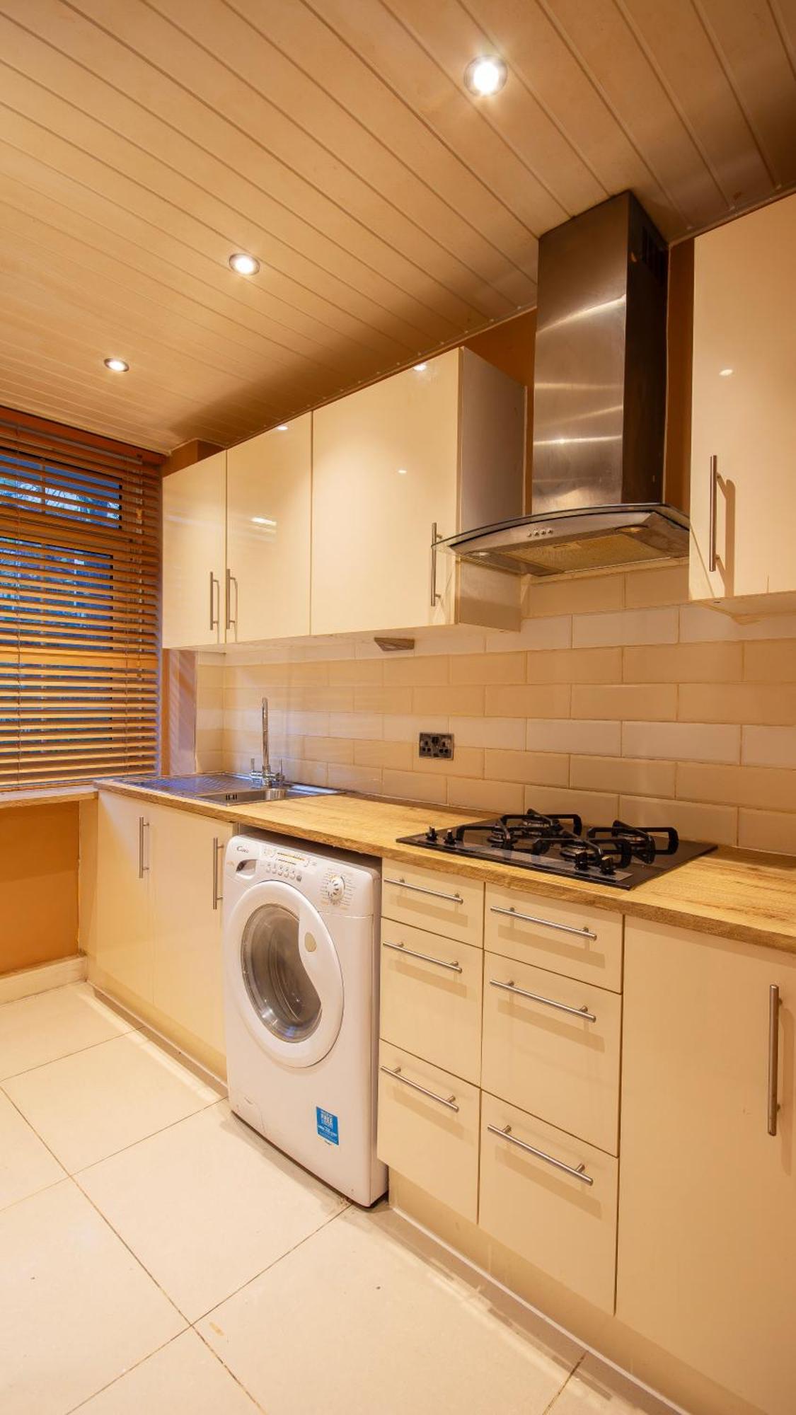 Urban Luxe - Purbrook Bridge Apartment *
