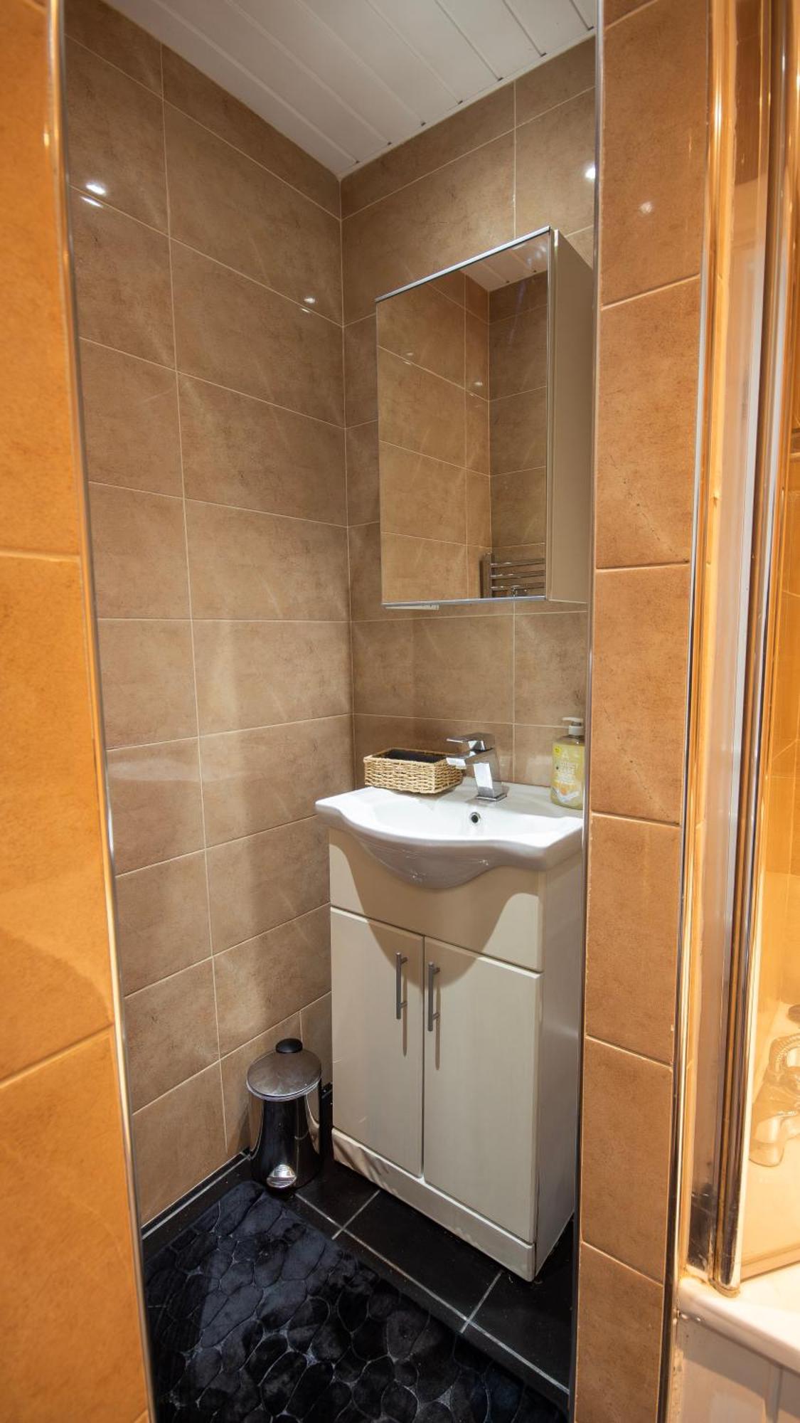 Urban Luxe - Purbrook Bridge Apartment *
