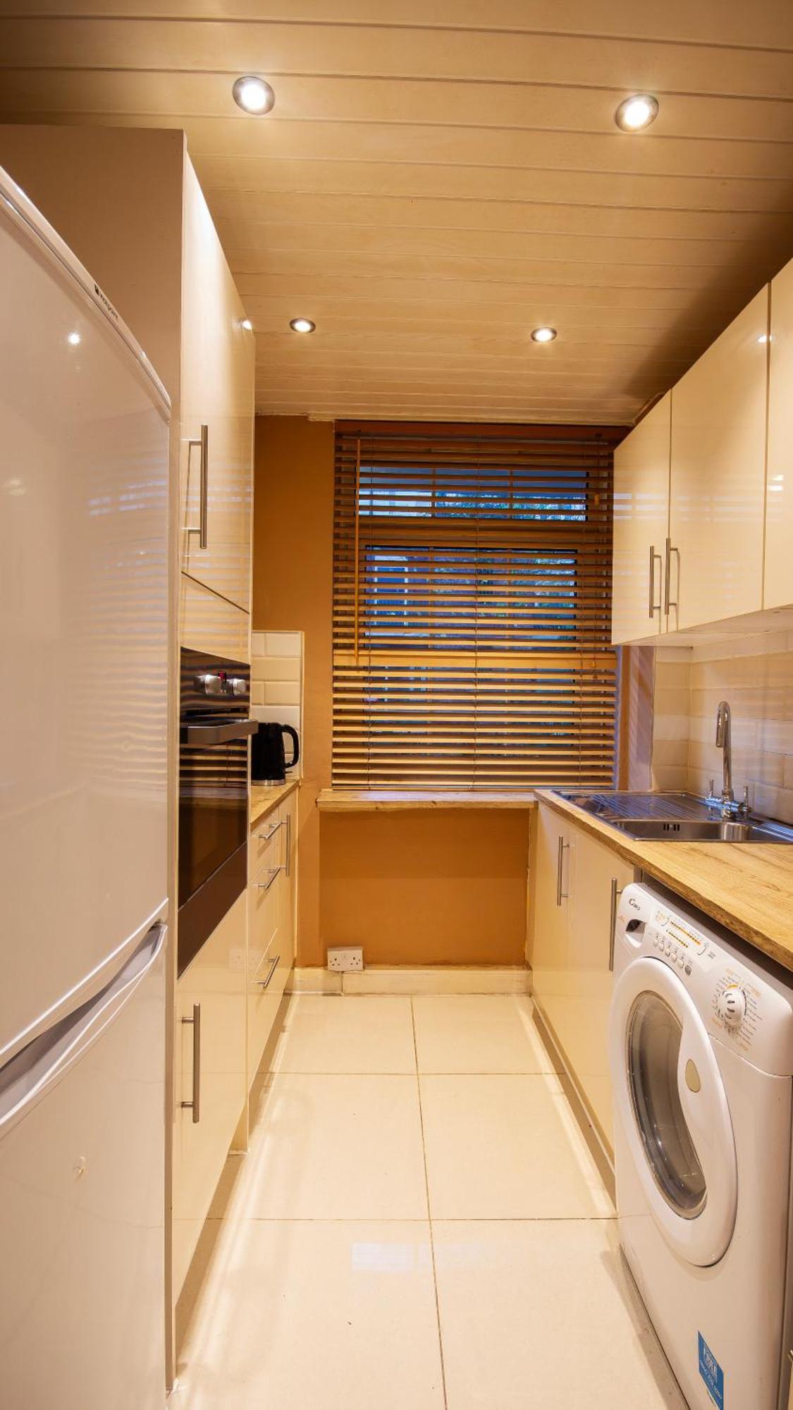 Urban Luxe - Purbrook Bridge Apartment *
